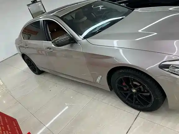 BMW 5 Series — миниатюра 3