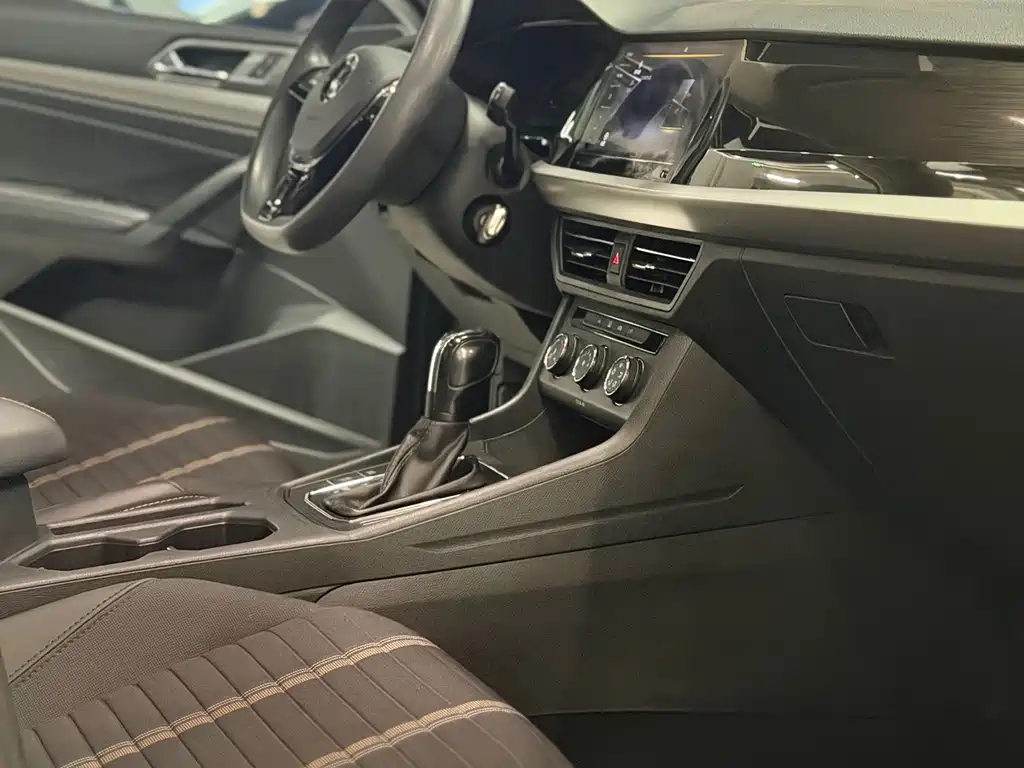 Volkswagen Lavida — миниатюра 6