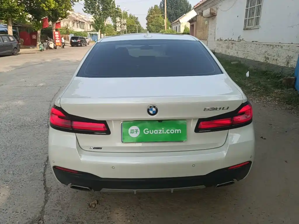 BMW 5 Series — миниатюра 6