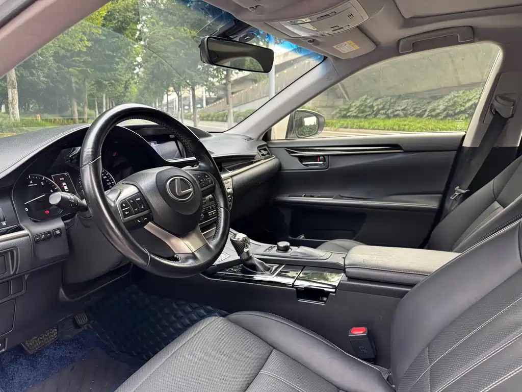 Lexus ES — миниатюра 6