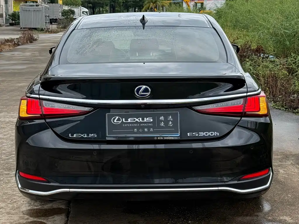 Lexus ES — миниатюра 8