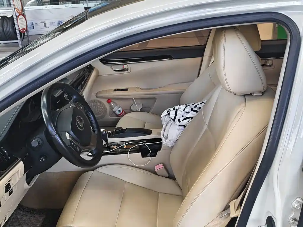 Lexus ES — миниатюра 3