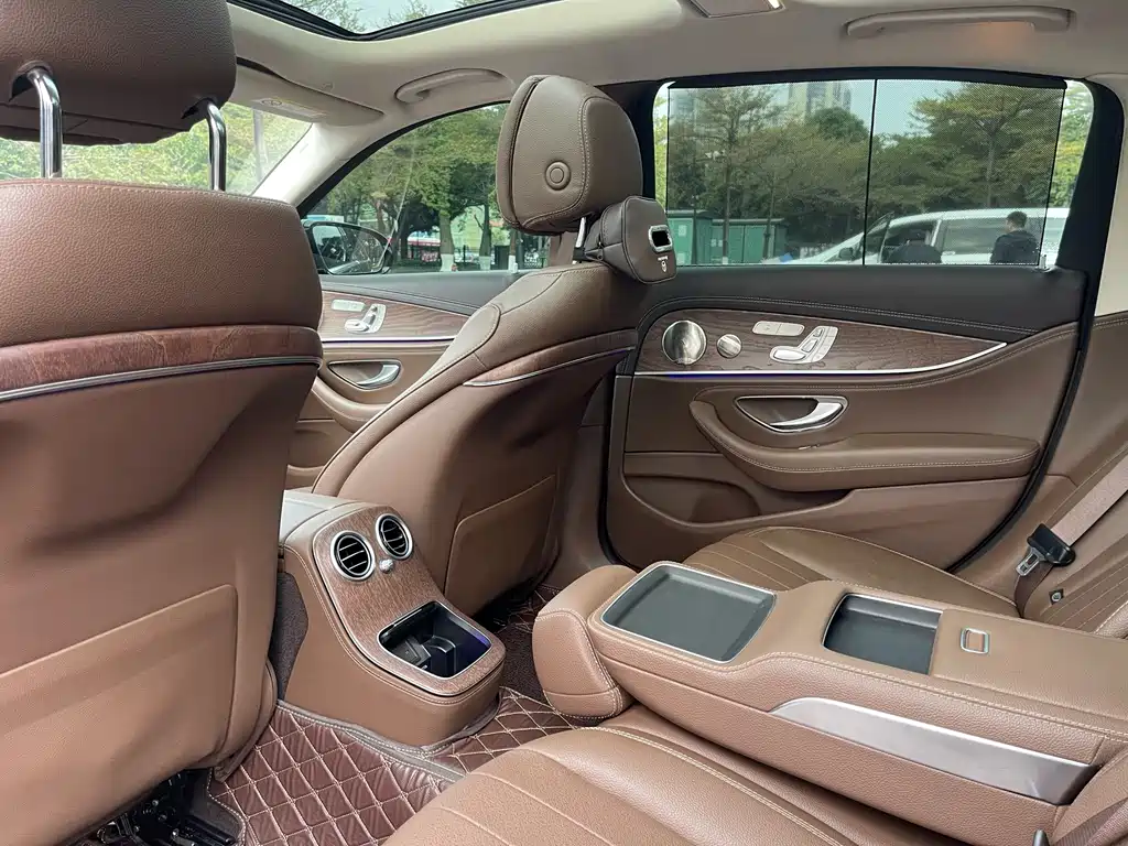 MERCEDES-BENZ E CLASS