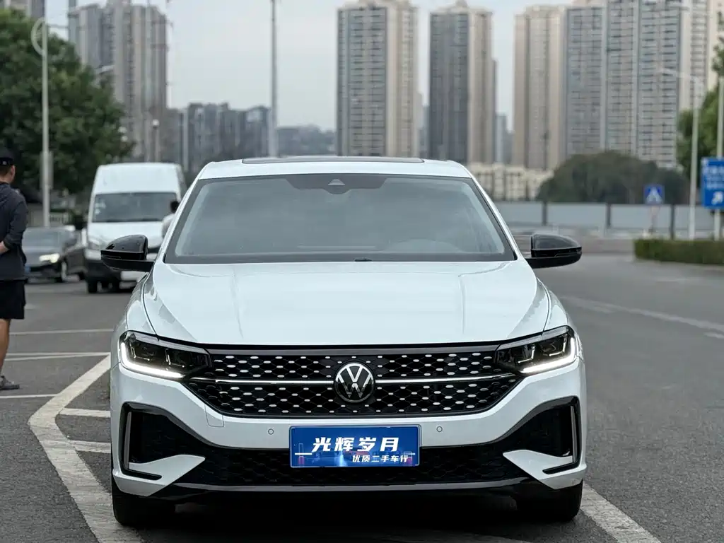 Volkswagen Lavida — миниатюра 2