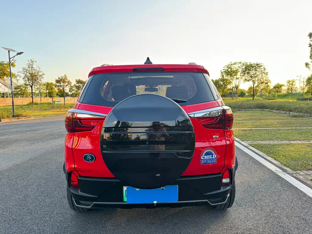 BYD Yuan EV — миниатюра 7