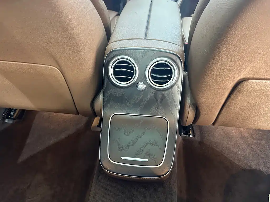 Mercedes-Benz E-Class — миниатюра 14