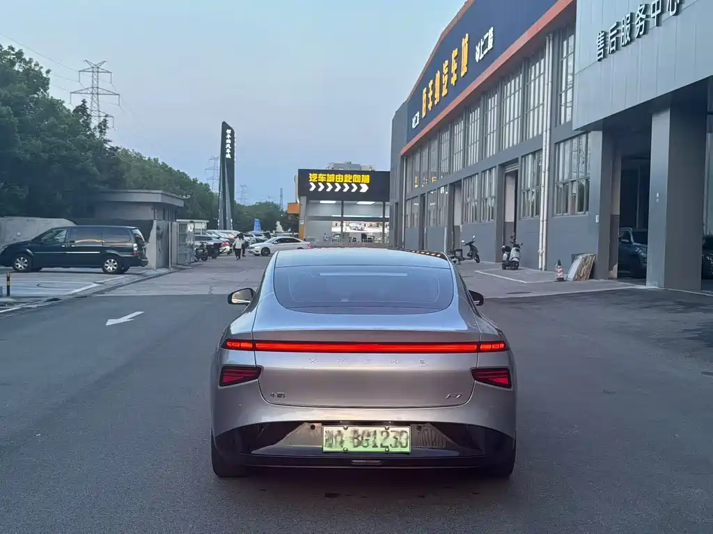 XPeng P7 — миниатюра 9