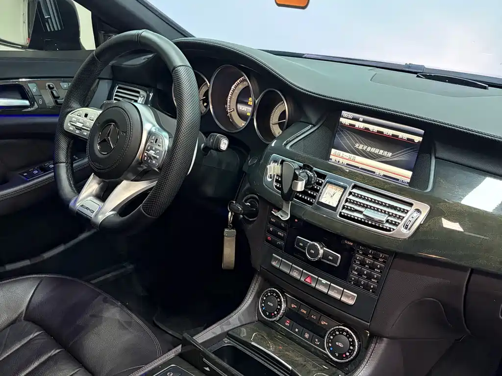 Mercedes-Benz CLS — миниатюра 12