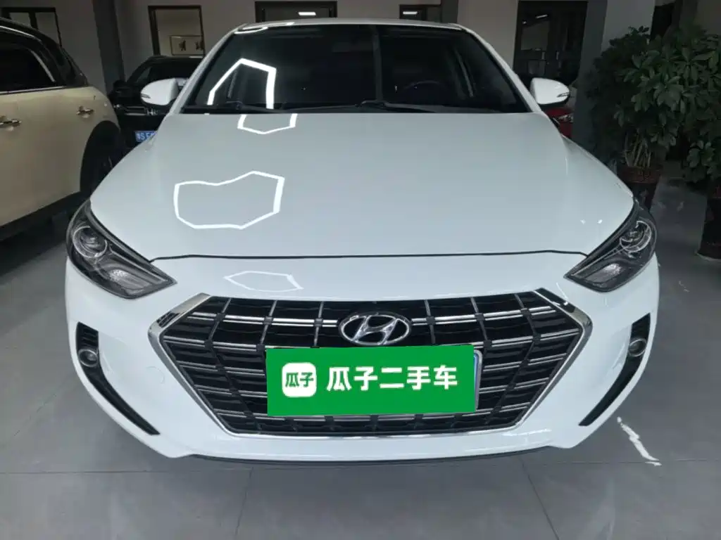 Hyundai Elantra — миниатюра 3