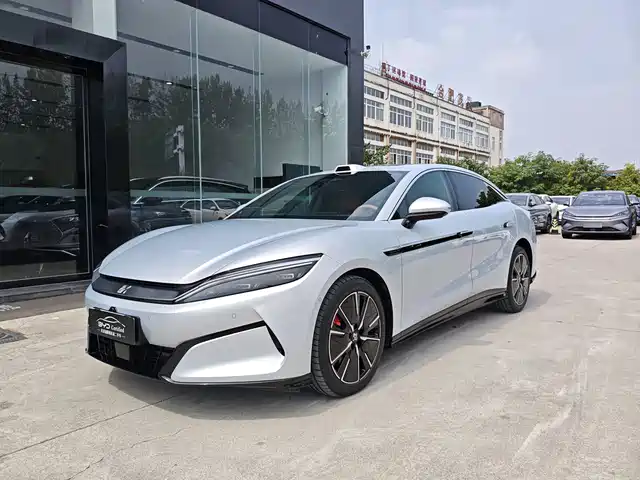BYD HAN L 2025