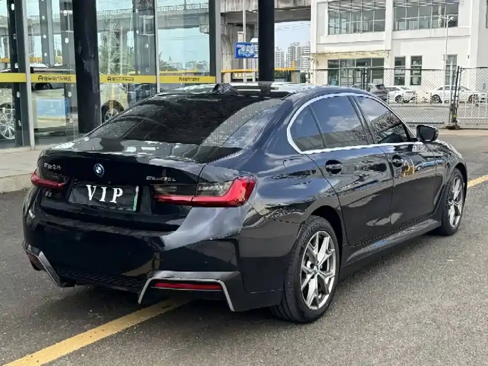 BMW i3 — миниатюра 7