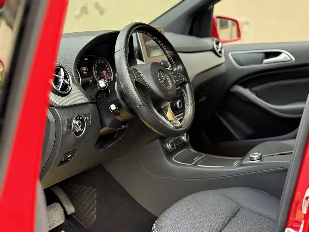 Mercedes-Benz B-Class — миниатюра 11