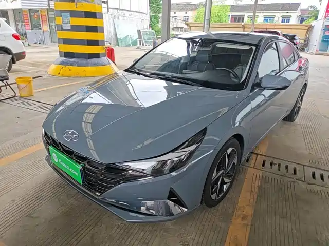 Hyundai Elantra