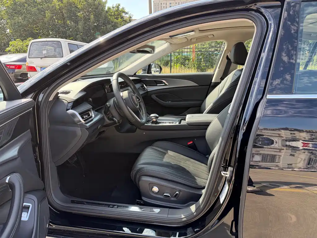 Hongqi Hongqi H5 — миниатюра 7