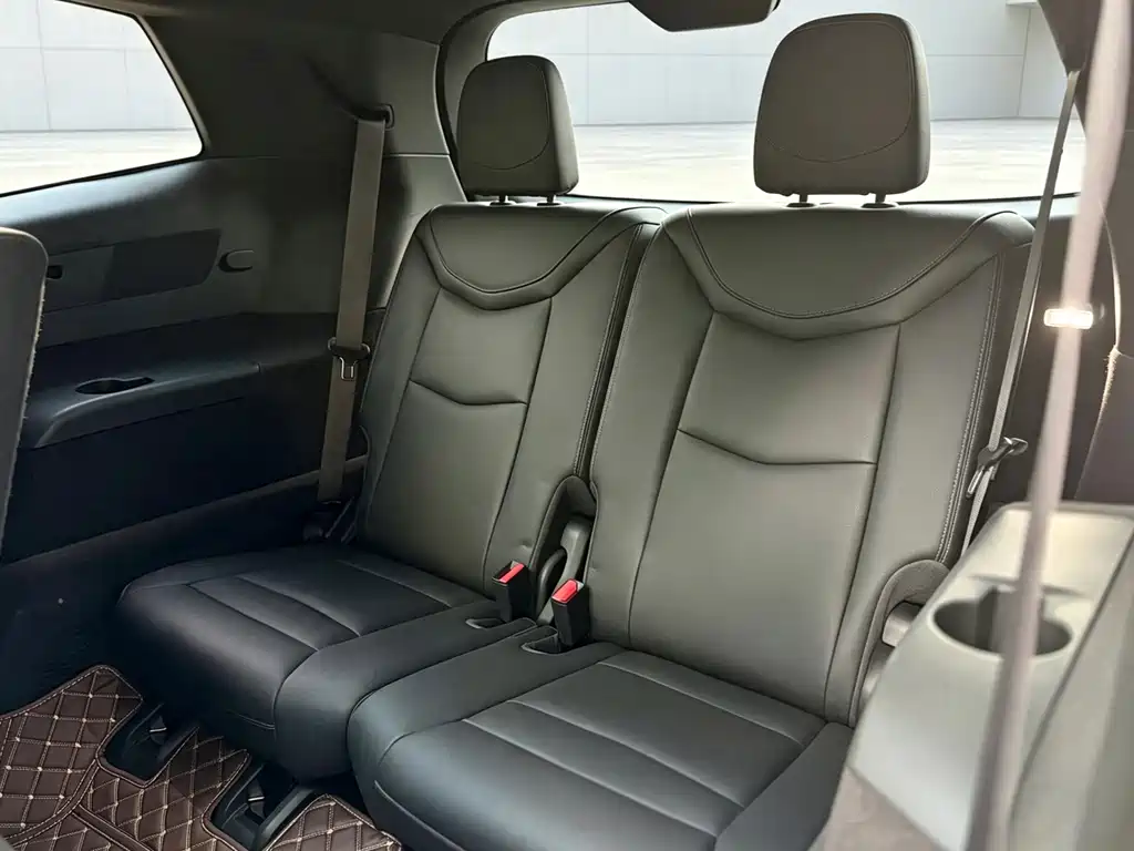 Cadillac XT6 — миниатюра 10