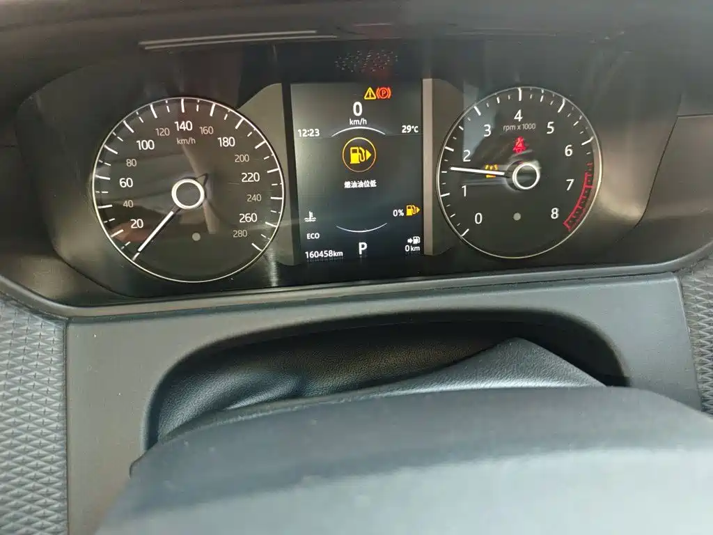 Land Rover Velar — миниатюра 13