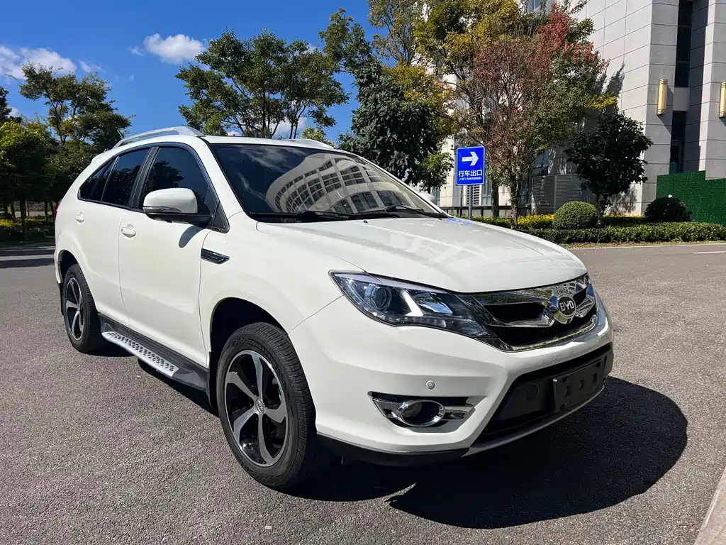 BYD S7