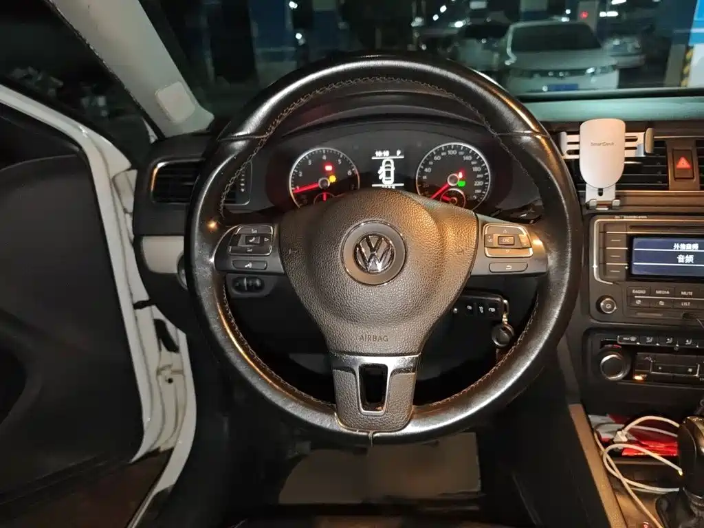 Volkswagen Sagitar — миниатюра 3