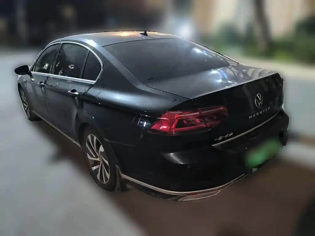Volkswagen Magotan PHEV — миниатюра 4