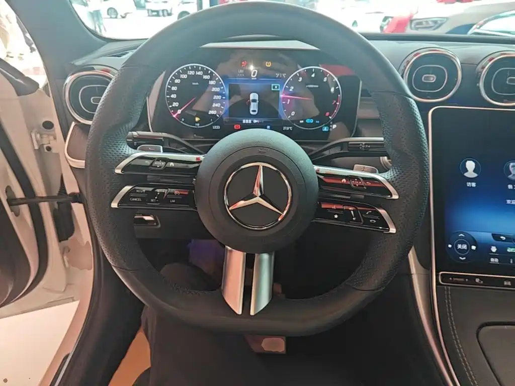 Mercedes-Benz C-Class — миниатюра 11