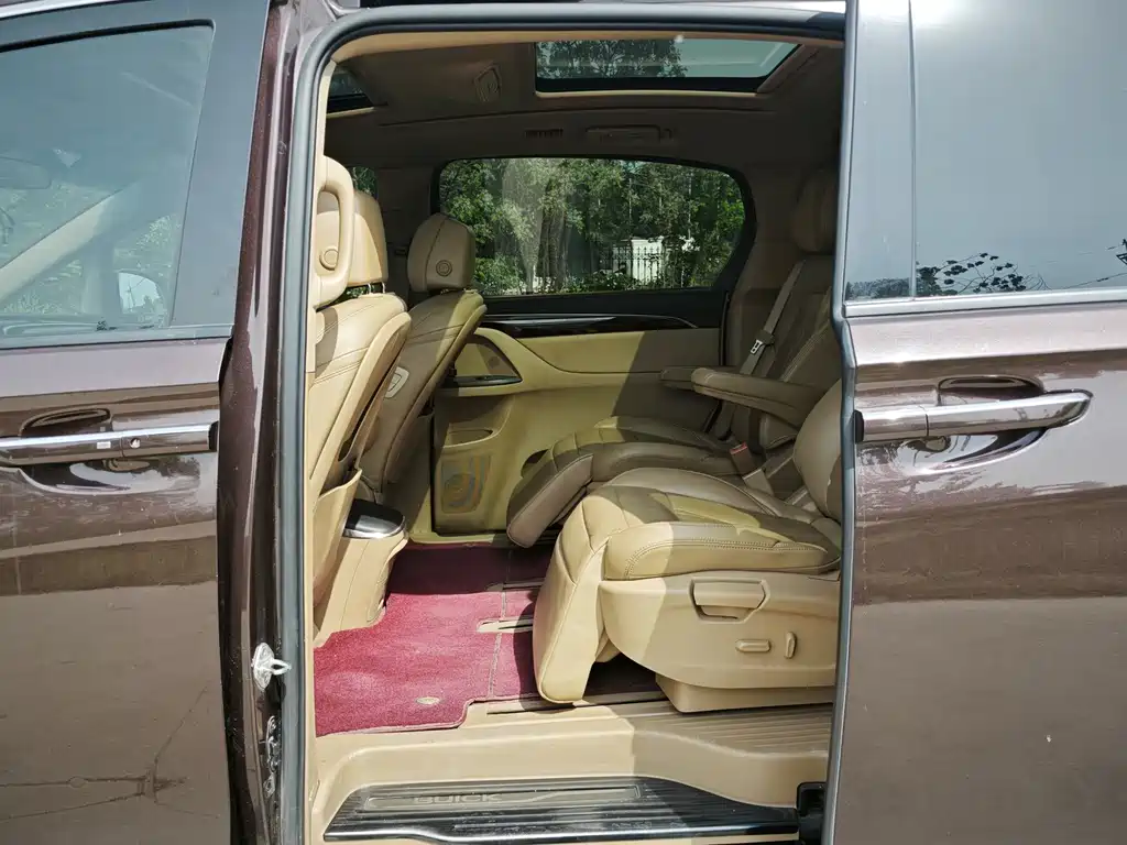 Buick GL8 — миниатюра 3