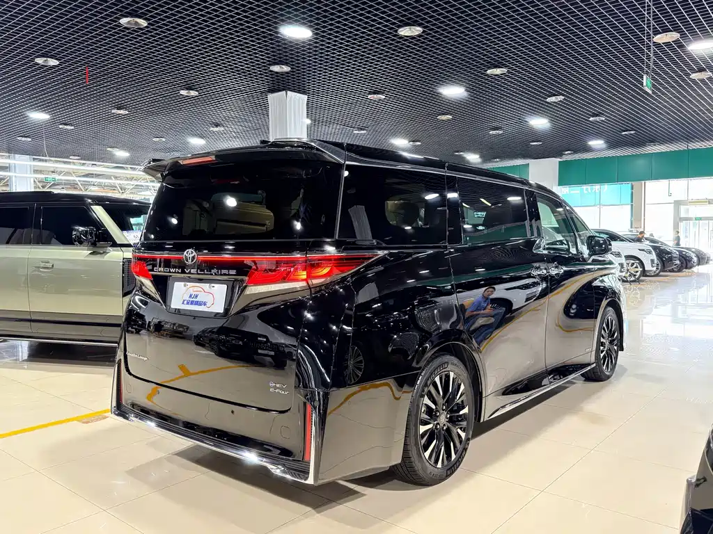 Toyota Vellfire — миниатюра 15