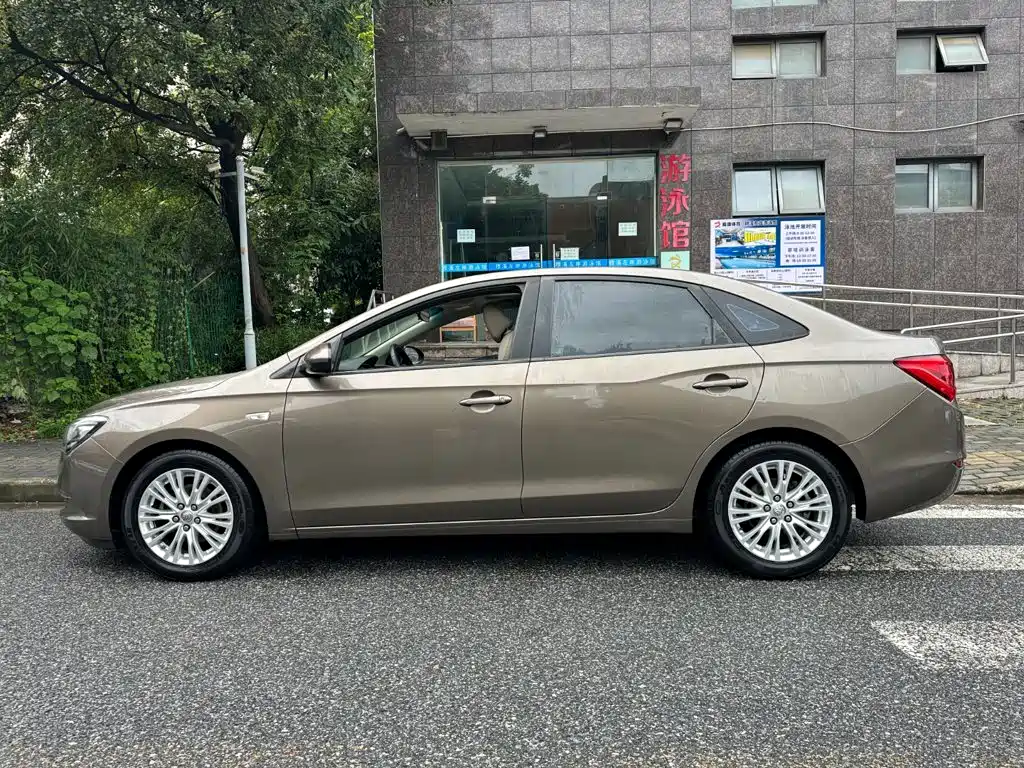 Buick Excelle — миниатюра 7