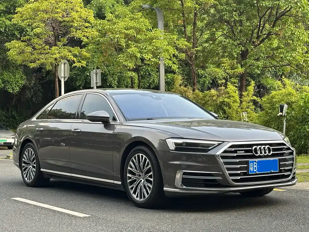 Audi A8 — миниатюра 3