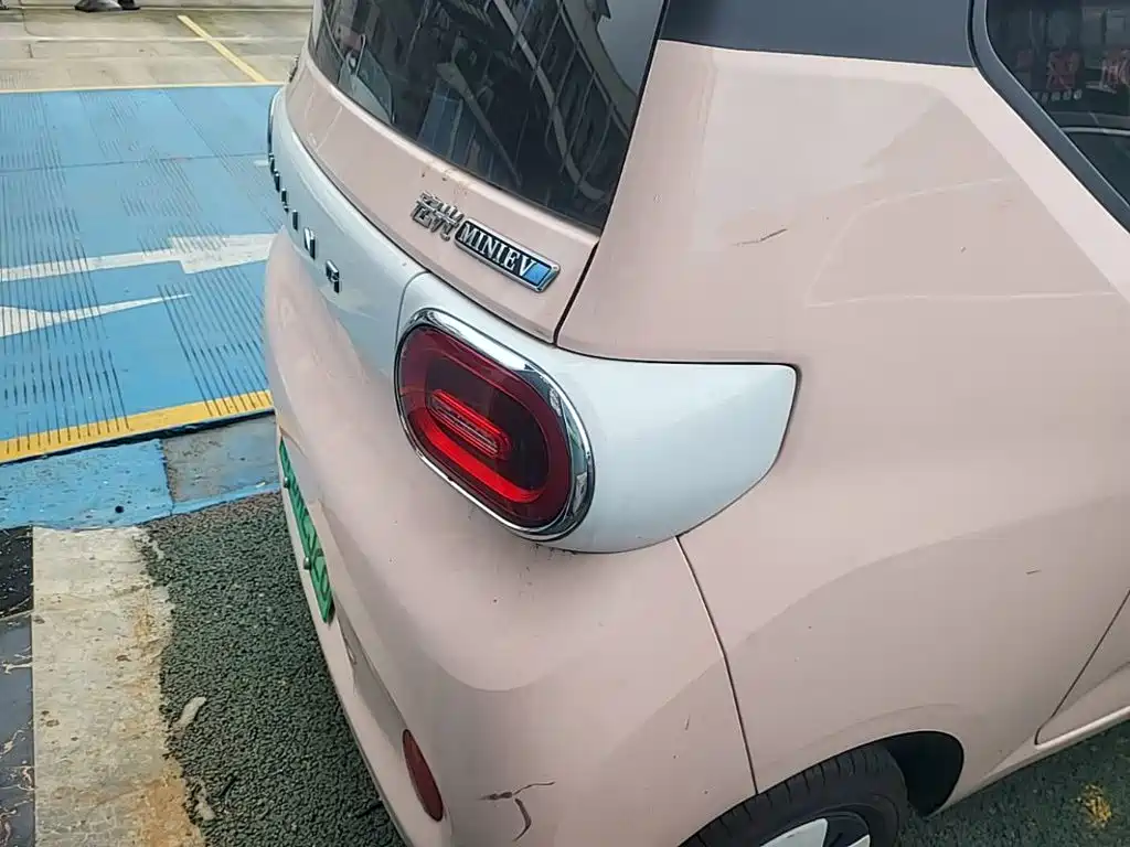 Wuling MINIEV — миниатюра 8