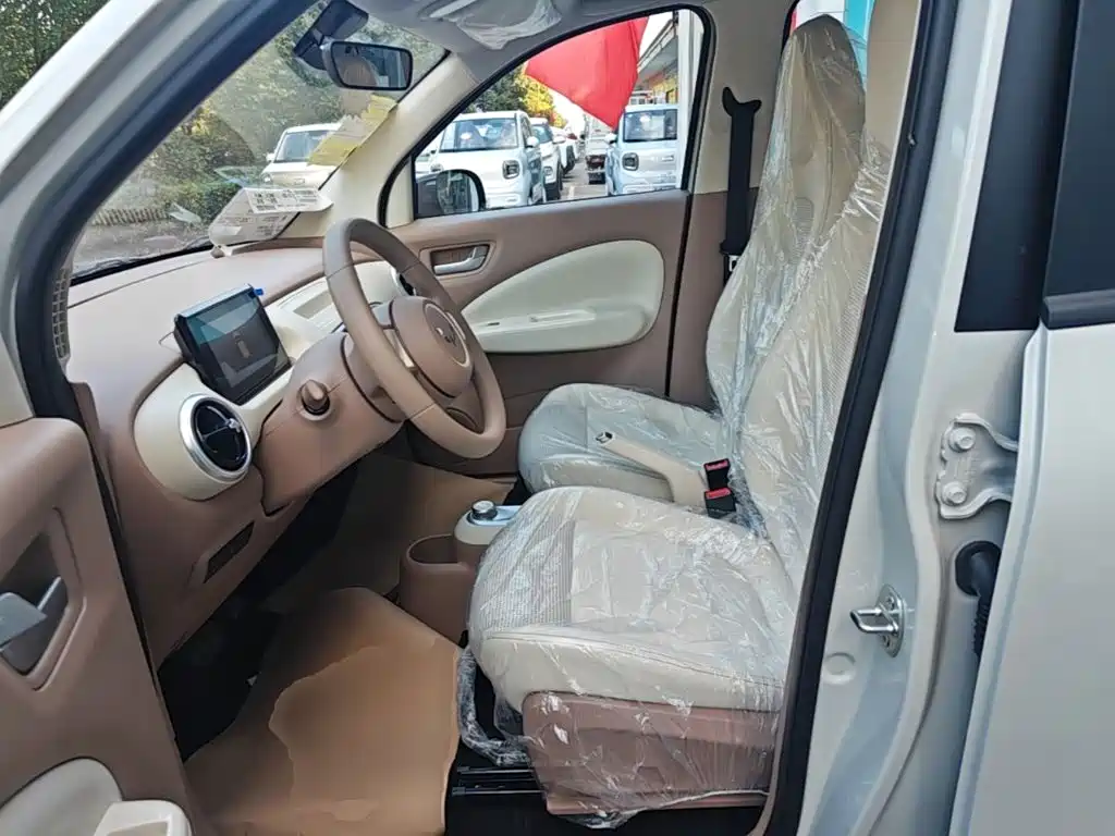 Wuling MINIEV — миниатюра 15