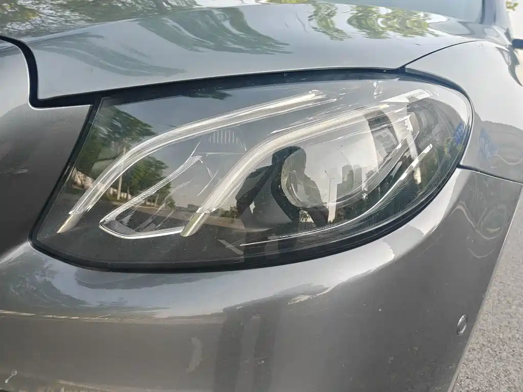 Mercedes-Benz E-Class — миниатюра 15