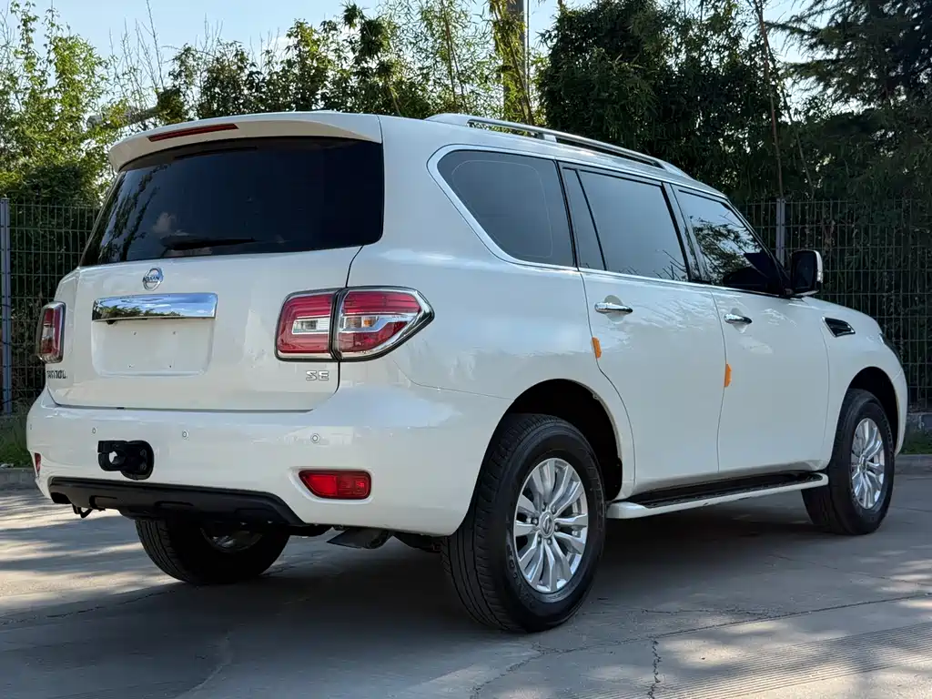 Nissan Patrol — миниатюра 17