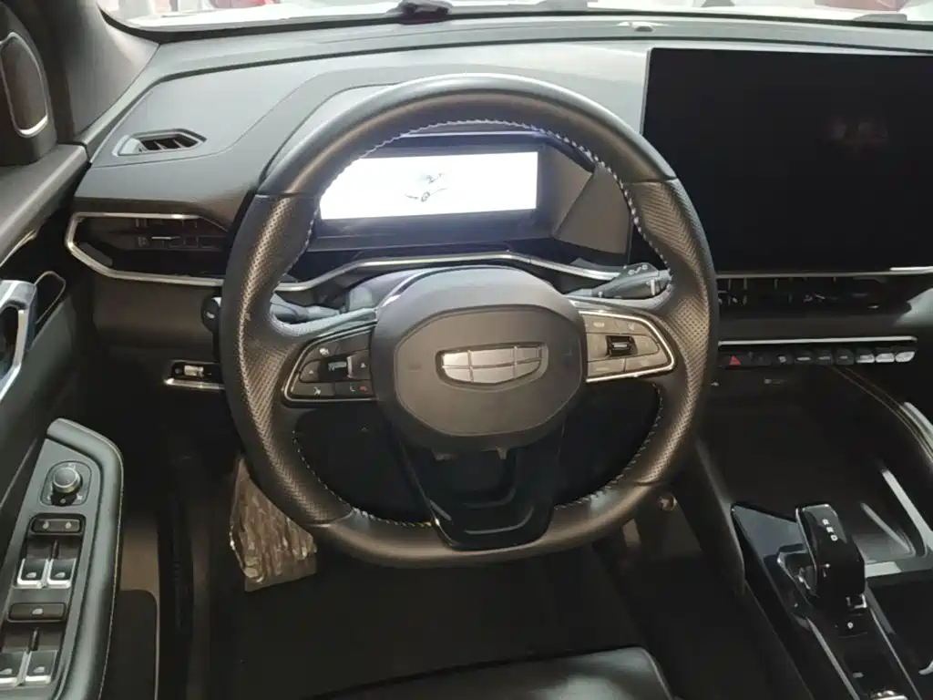 Geely Binyue — миниатюра 11
