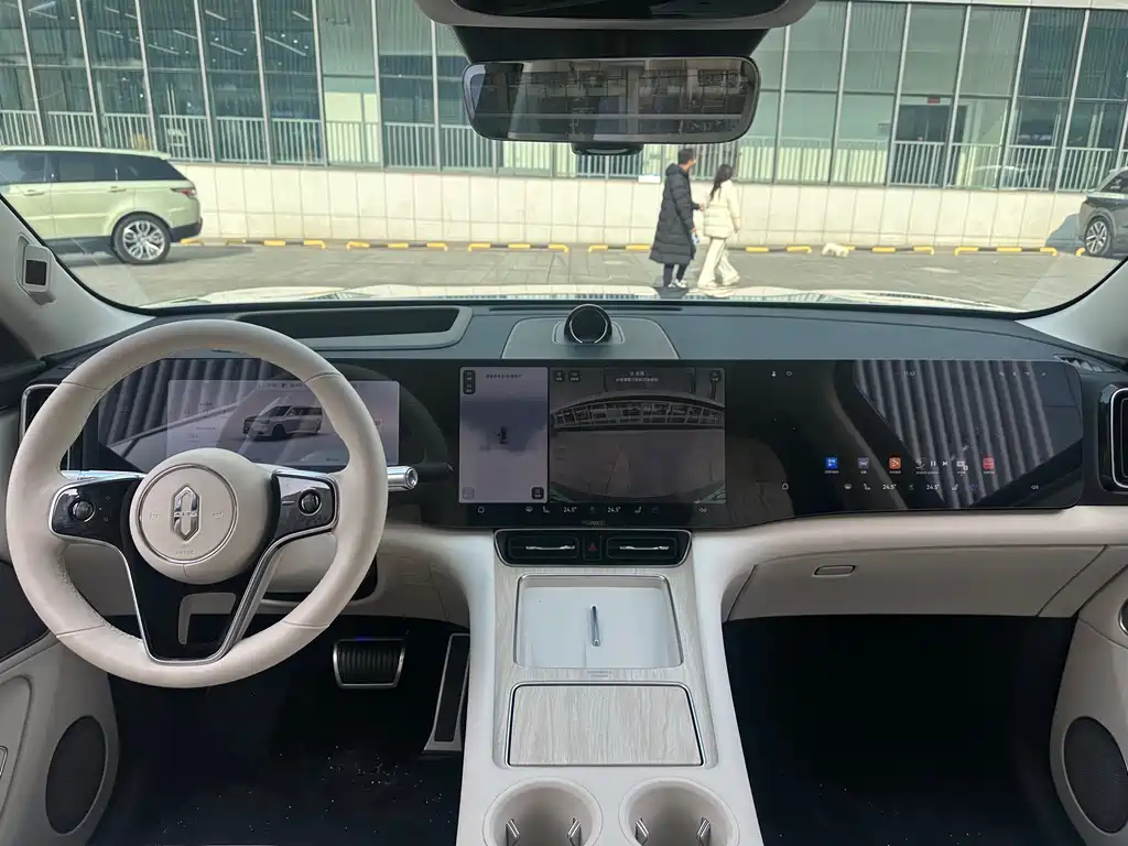 AITO ASK THE WORLD M8