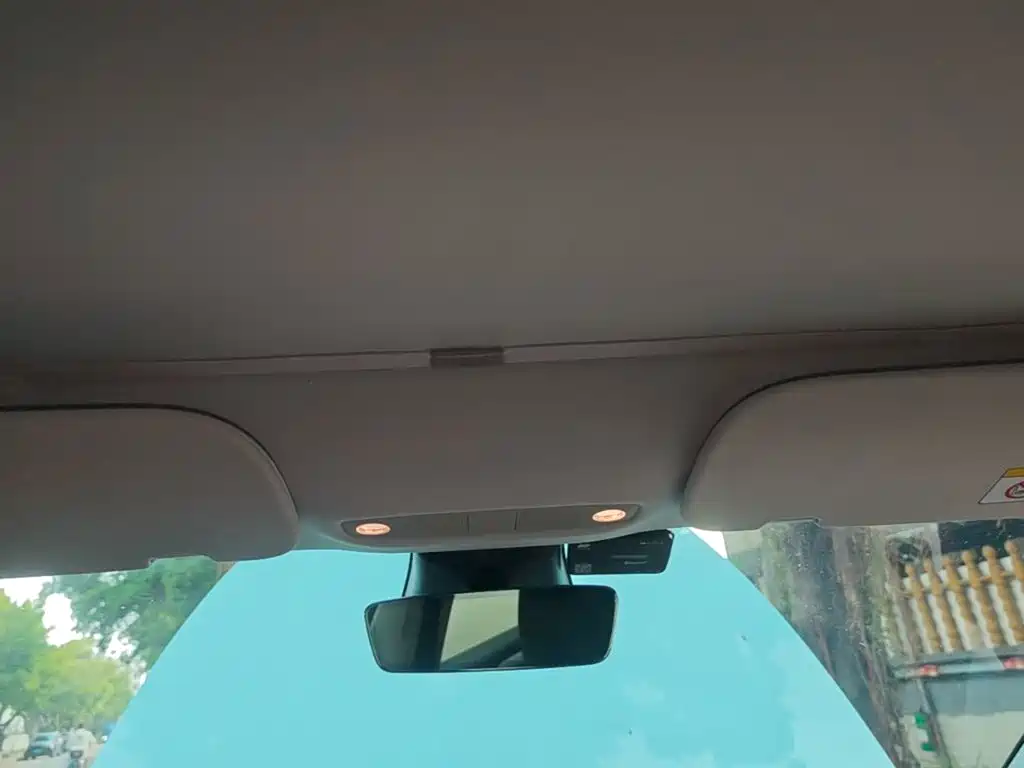 Tesla Model 3 — миниатюра 18