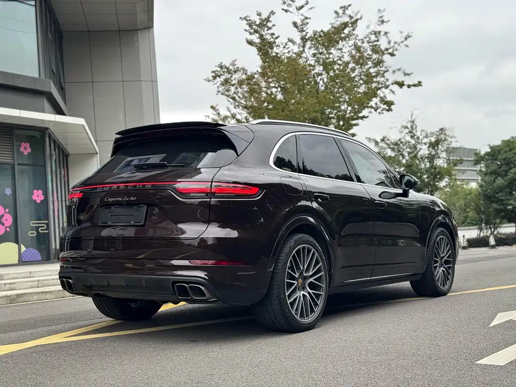 PORSCHE CAYENNE