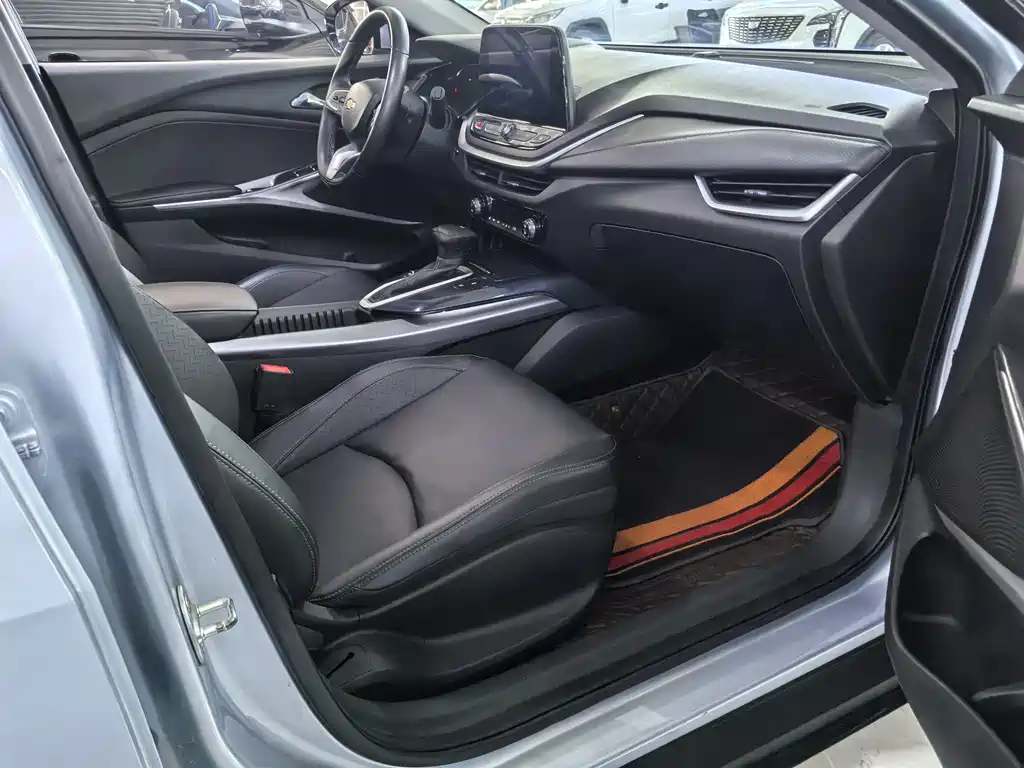 Chevrolet Menlo — миниатюра 12