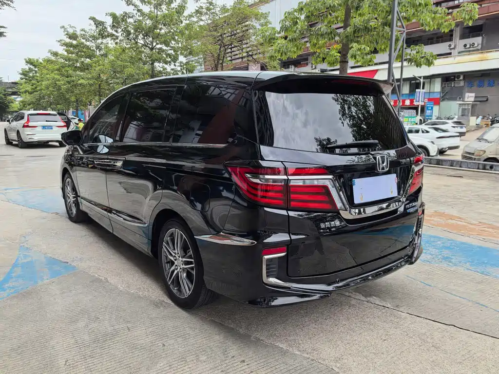 Honda Elysion — миниатюра 5