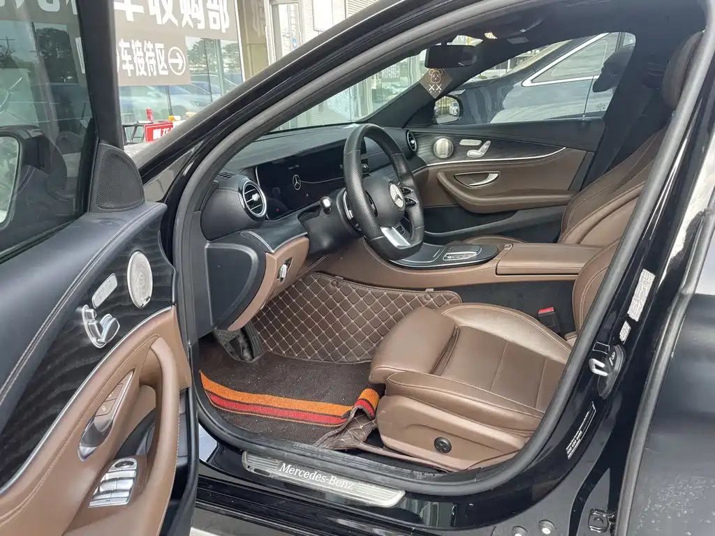 MERCEDES-BENZ E CLASS