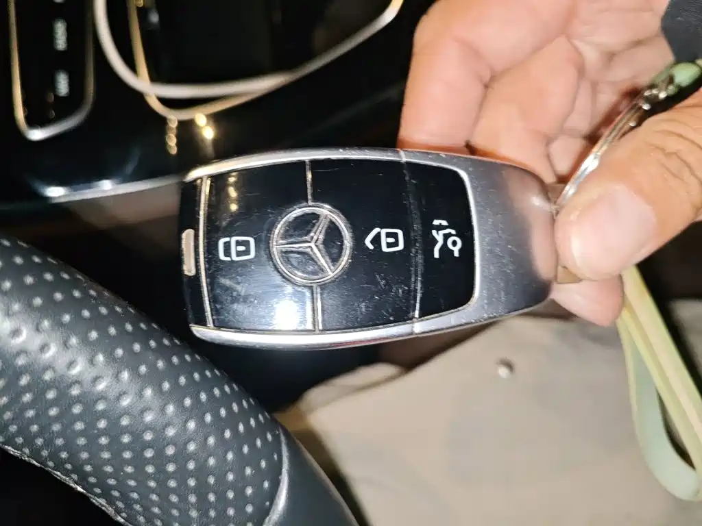 Mercedes-Benz E-Class — миниатюра 9