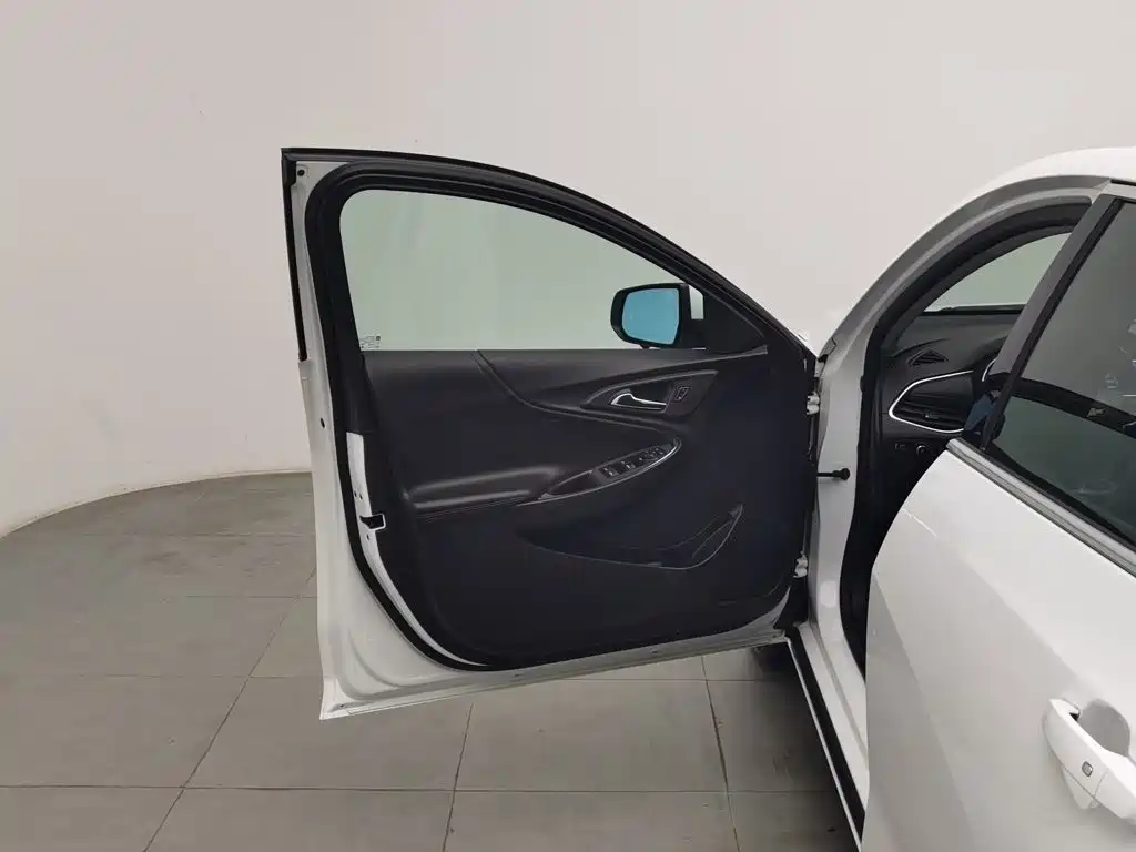 Chevrolet Malibu XL — миниатюра 8