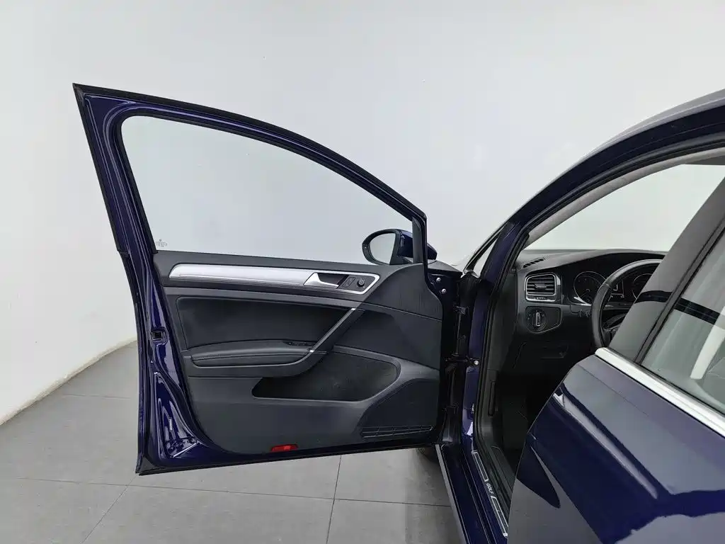 Volkswagen Golf — миниатюра 8