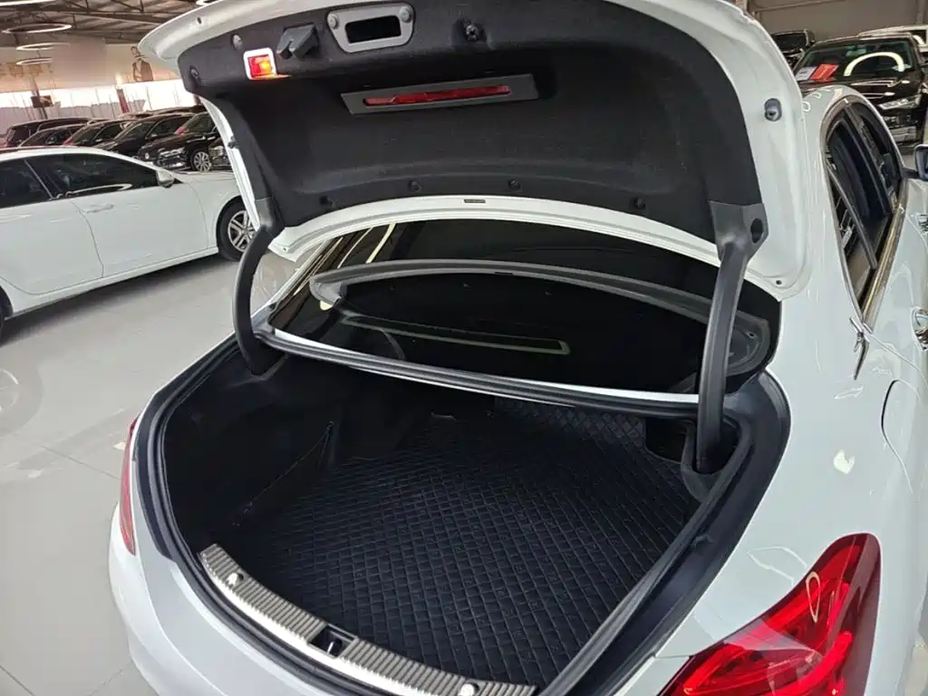 Mercedes-Benz C-Class — миниатюра 19