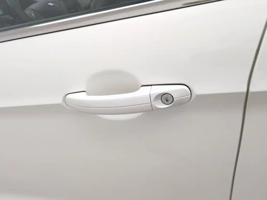 Ford Kuga — миниатюра 18