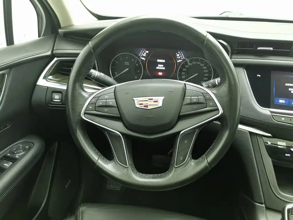 Cadillac XT5 — миниатюра 11