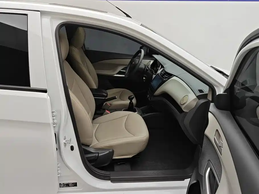 Chevrolet Sail — миниатюра 8