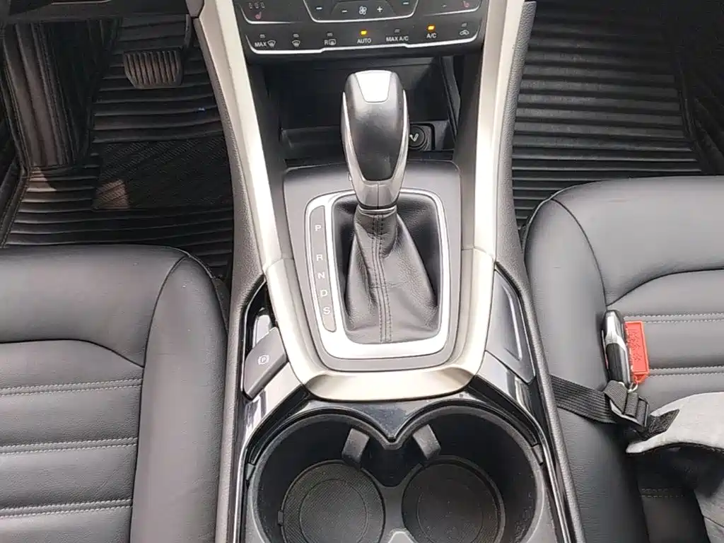 Ford Mondeo — миниатюра 14