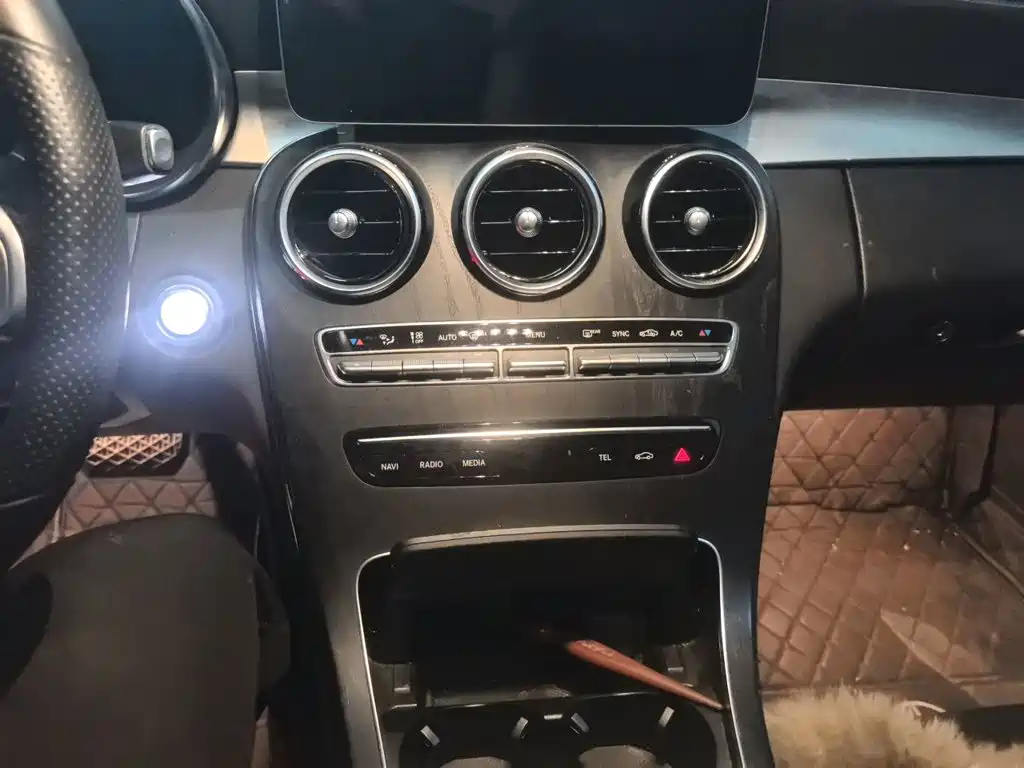 Mercedes-Benz C-Class — миниатюра 9