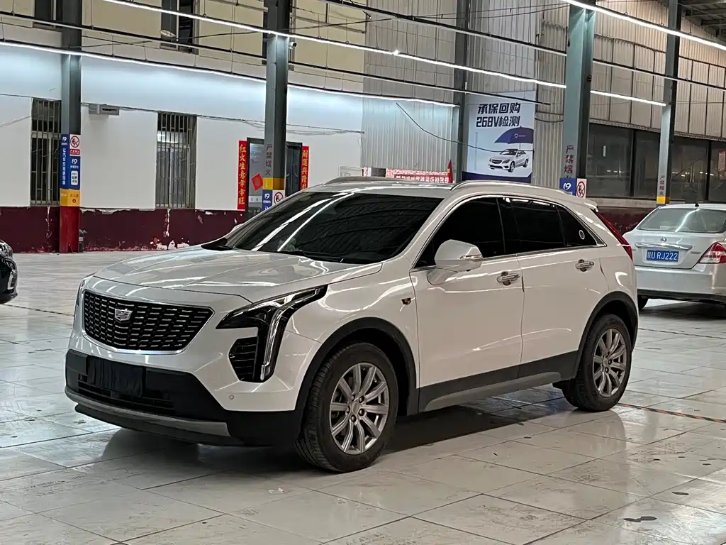 CADILLAC XT4
