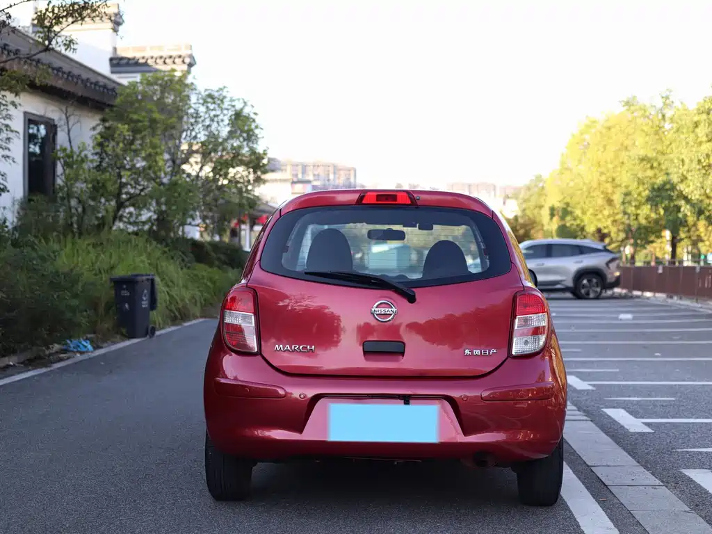 Nissan March — миниатюра 6